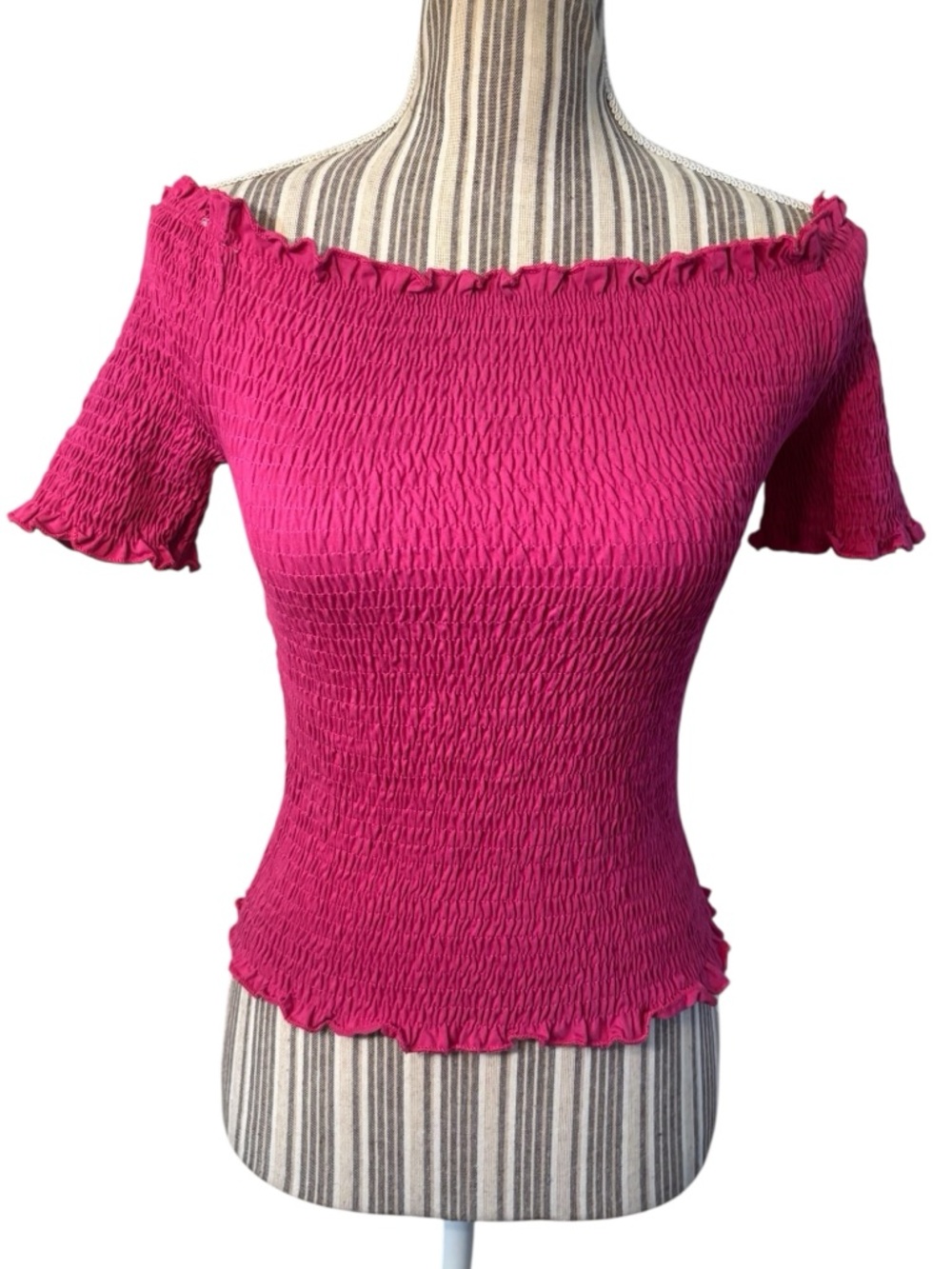 M.B. 21 Collection Crop Top L/XL Fuchsia Pink Smocked Off-Shoulder Short Sleeves